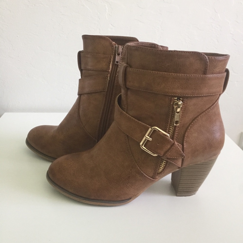 Liliana Ankle Booties